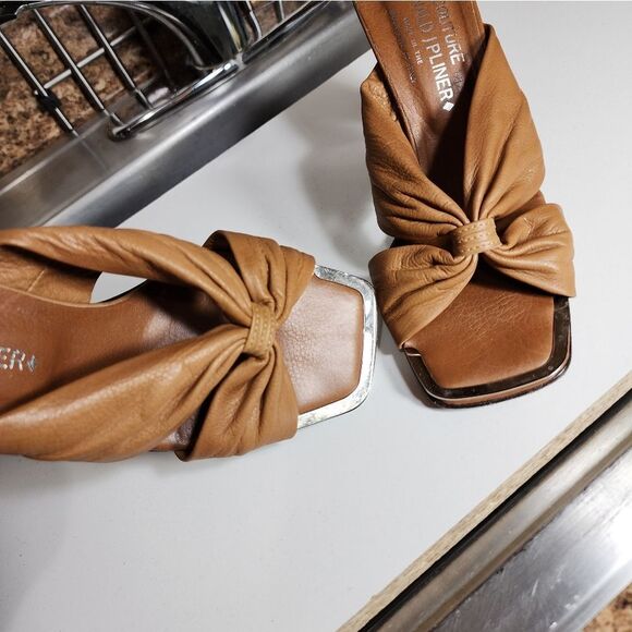 Donald J Pliner - Picture 7 of 13